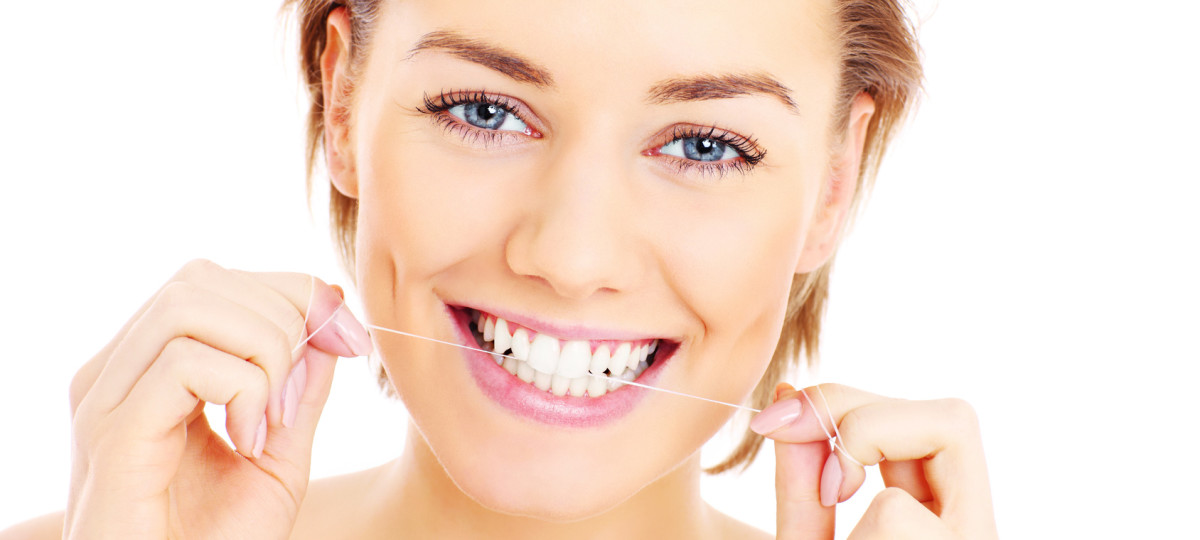nitkowanie 1200x540 - Podstawowe zasady higieny jamy ustnej